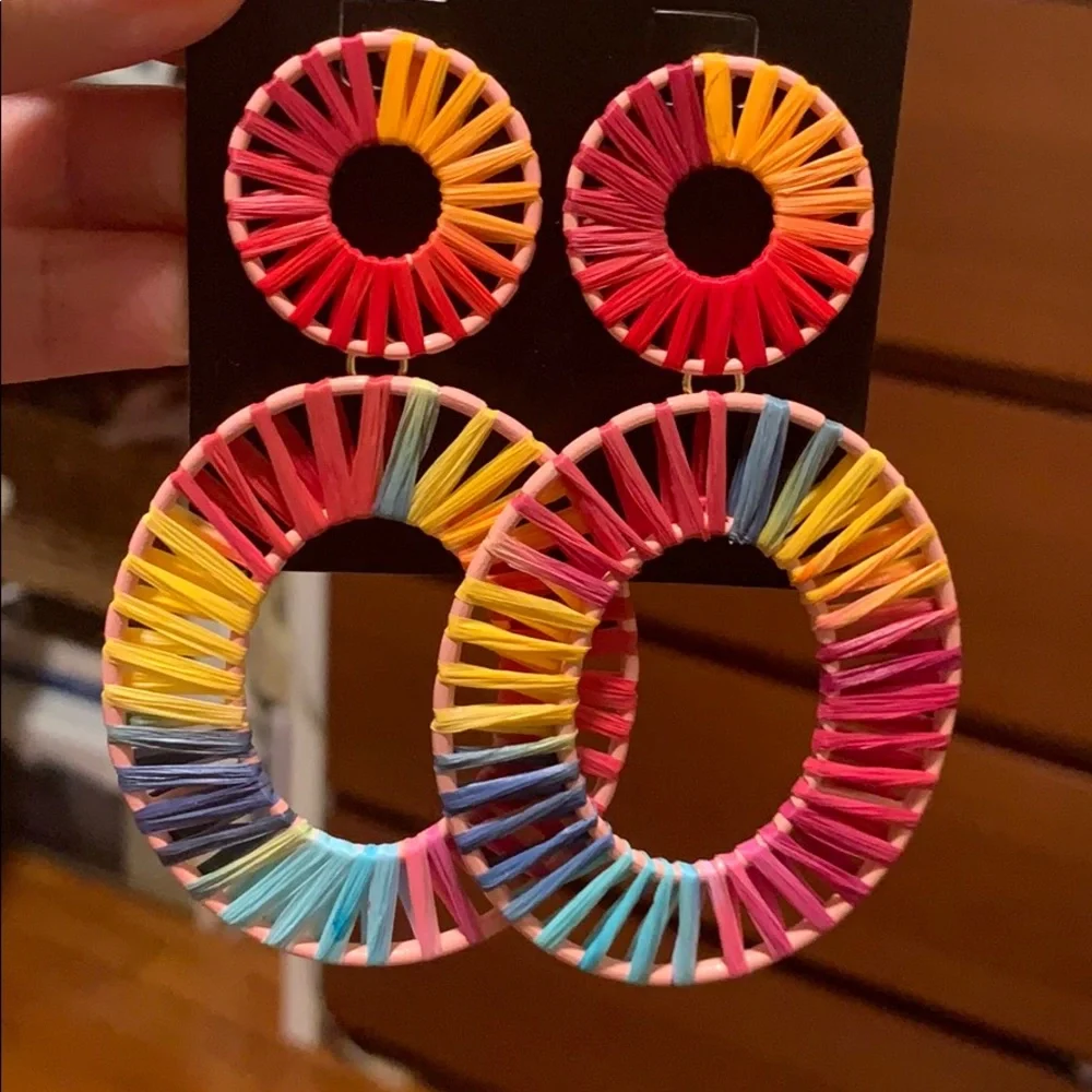 KIERA RAFFIA STATEMENT EARRINGS - Picture 2 of 3